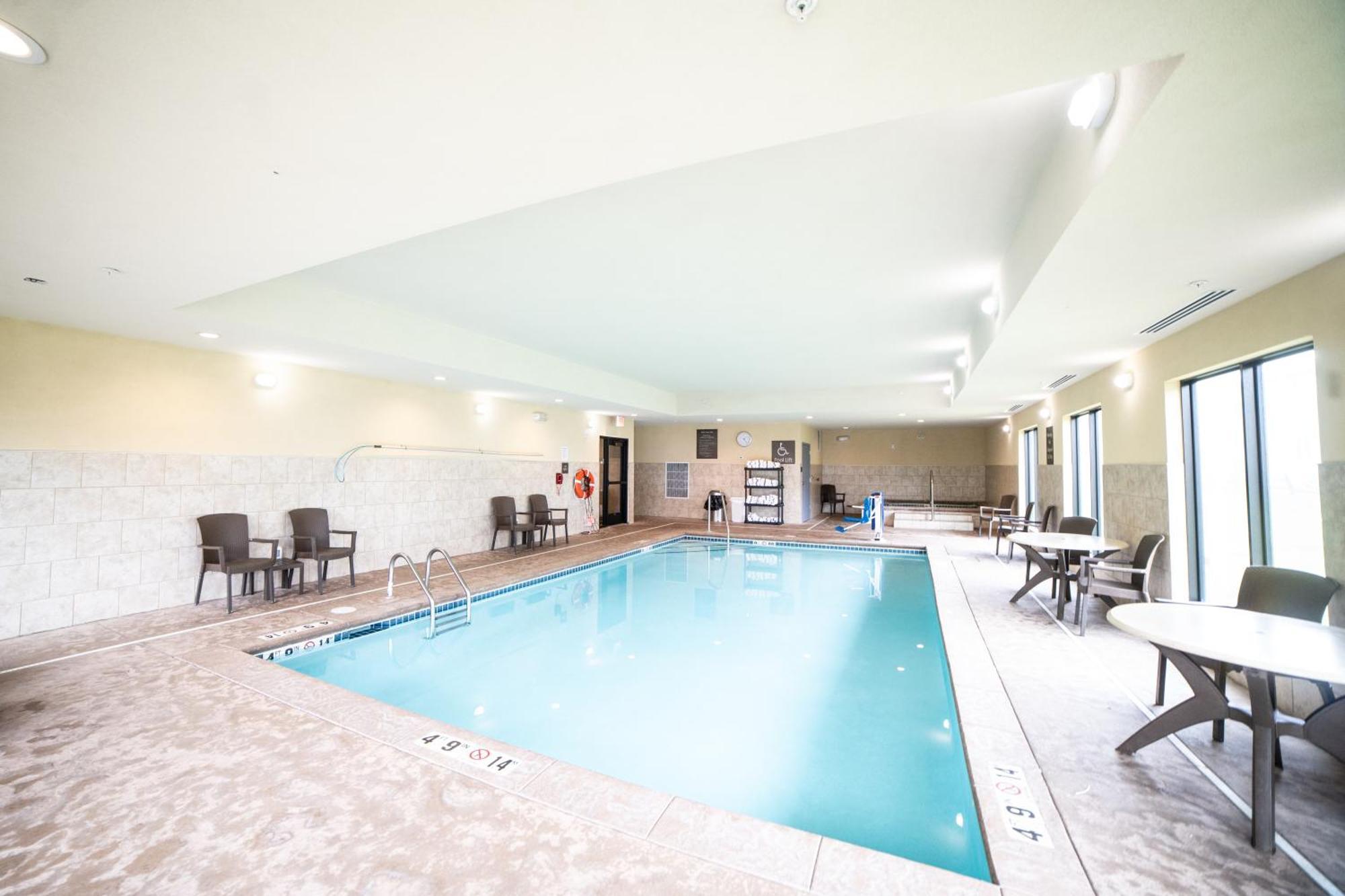 Comfort Suites University Brookings Dış mekan fotoğraf