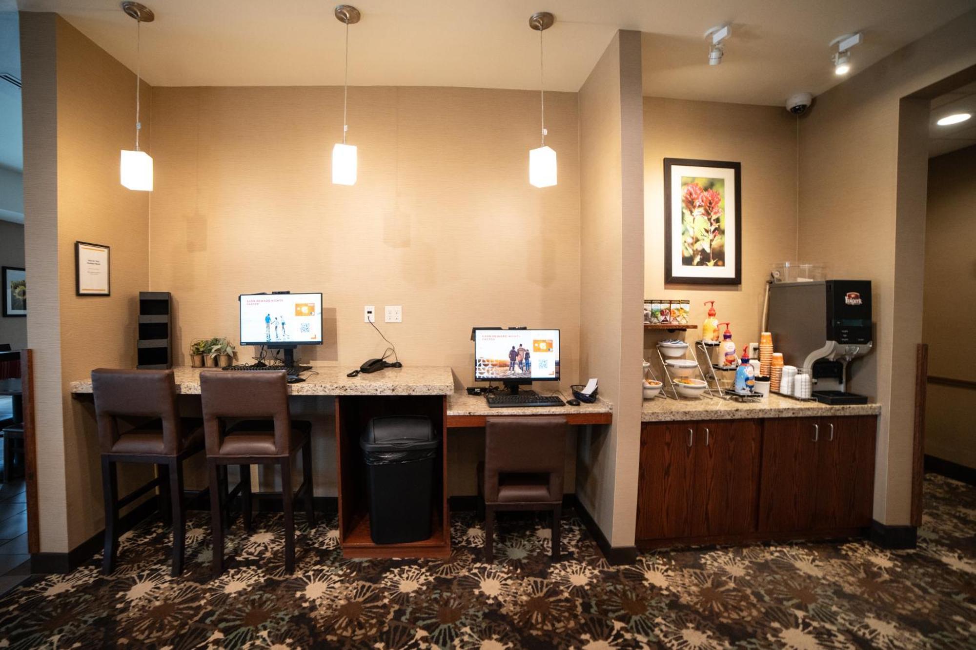 Comfort Suites University Brookings Dış mekan fotoğraf