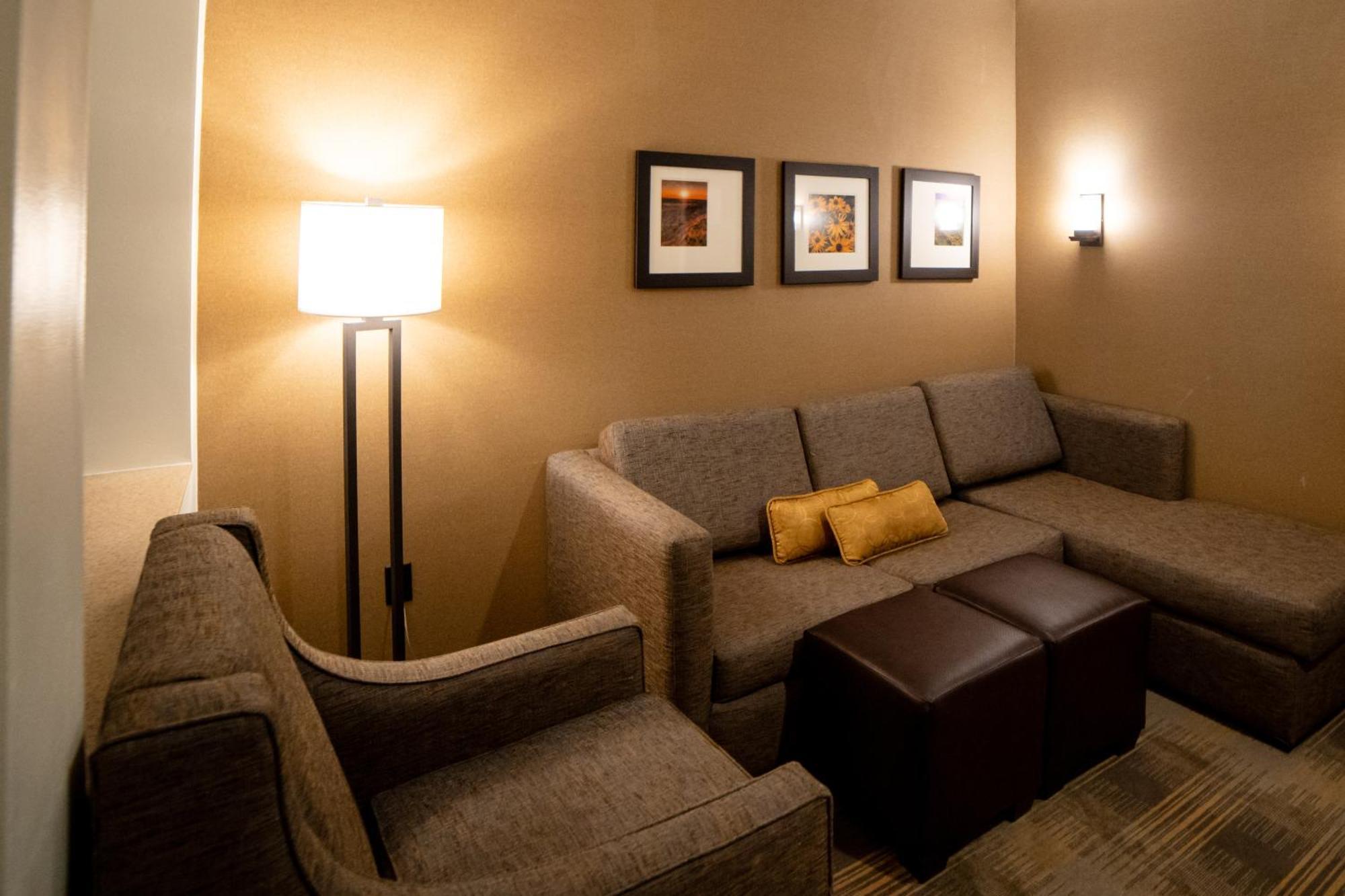 Comfort Suites University Brookings Dış mekan fotoğraf