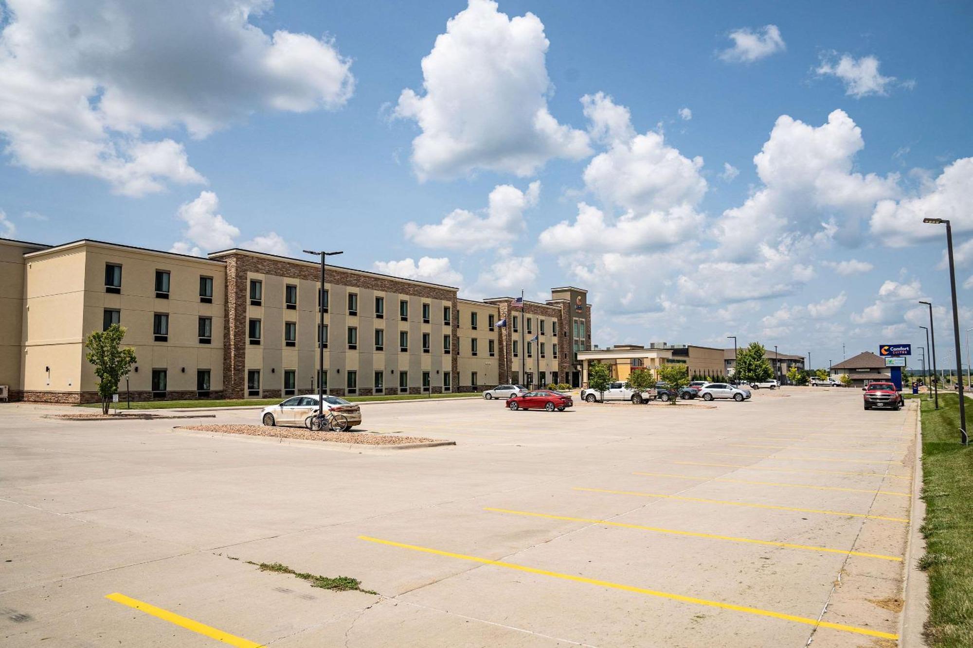 Comfort Suites University Brookings Dış mekan fotoğraf