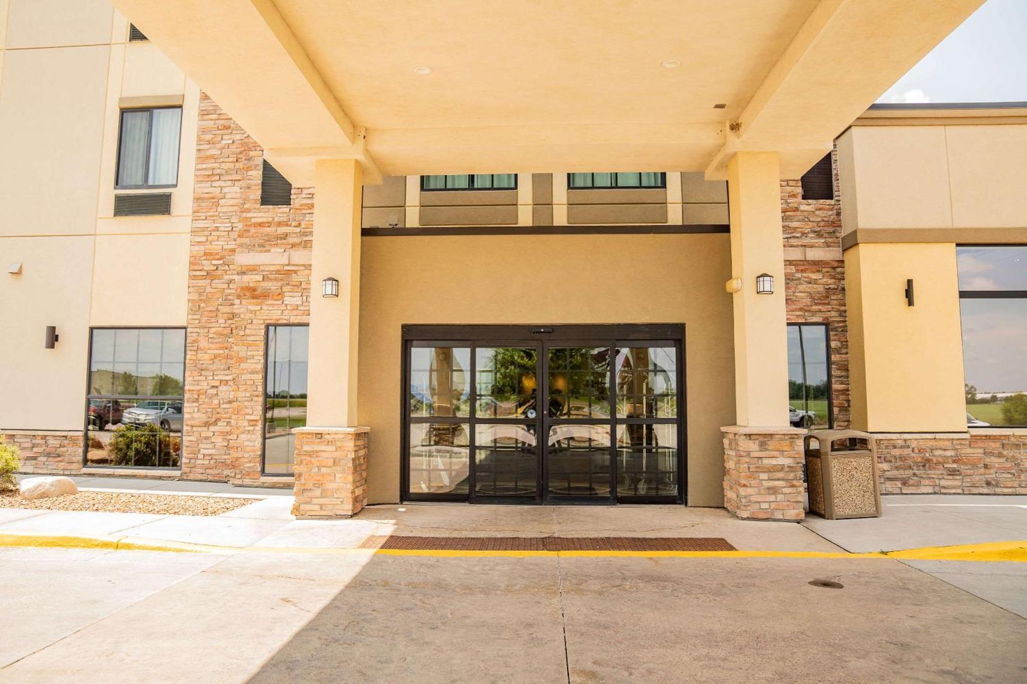 Comfort Suites University Brookings Dış mekan fotoğraf